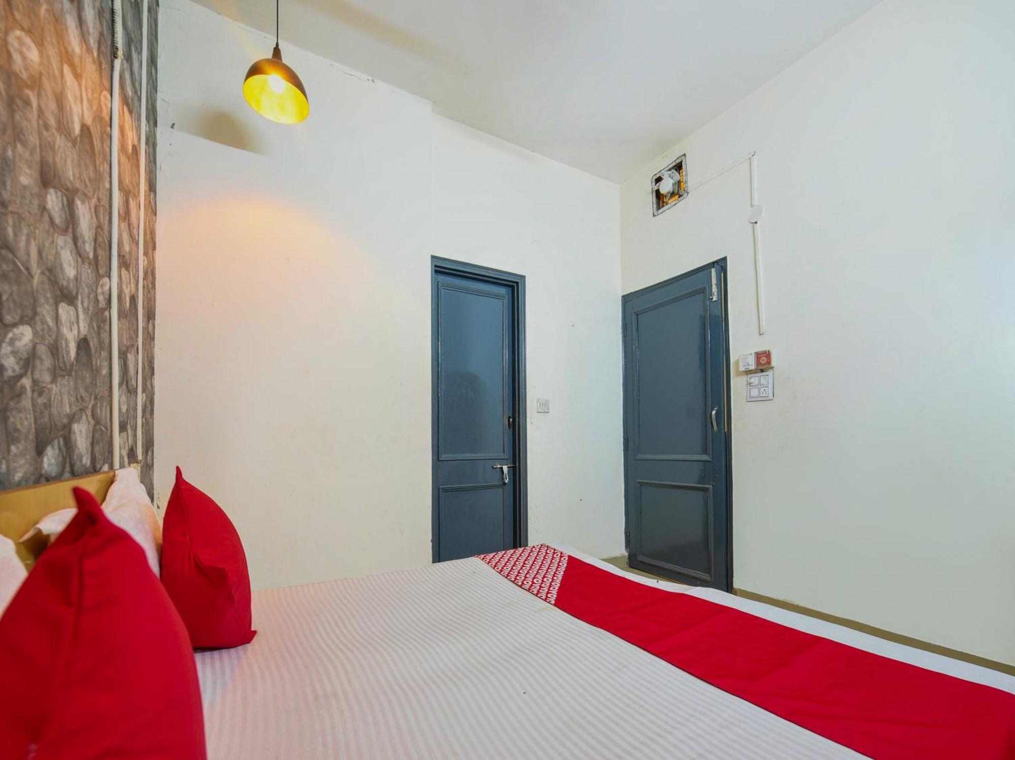 Hotel O Unique Delhi Home Stay New Delhi Exterior photo