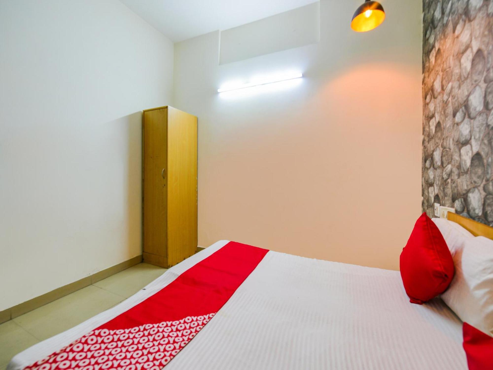 Hotel O Unique Delhi Home Stay New Delhi Exterior photo