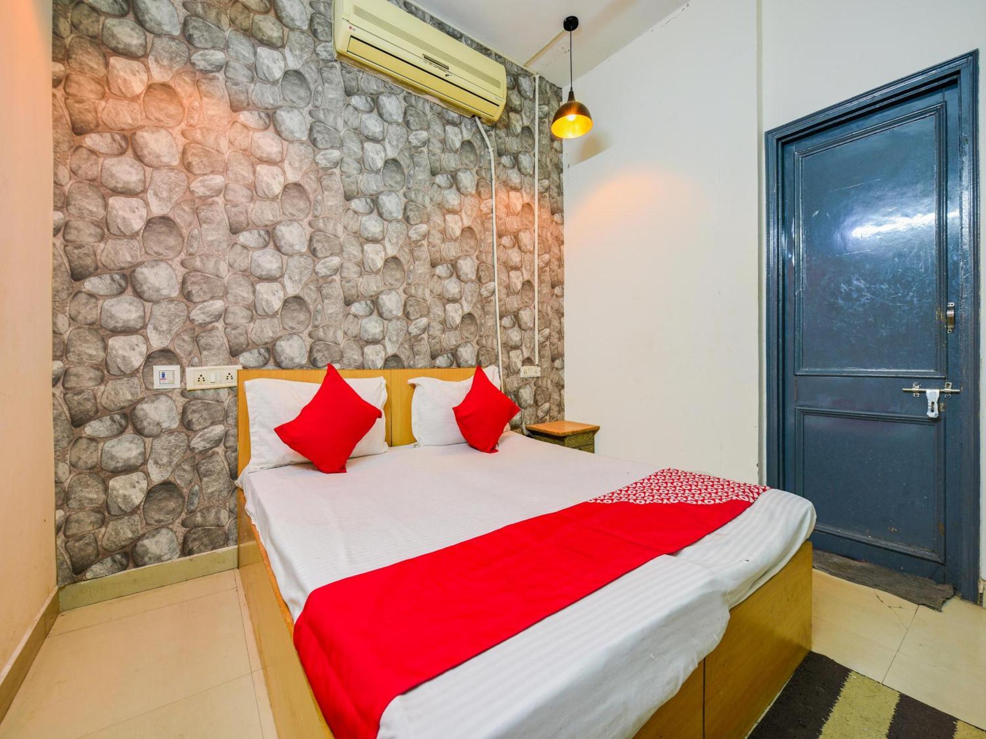Hotel O Unique Delhi Home Stay New Delhi Exterior photo
